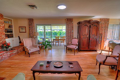05-living_1.jpg