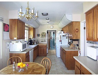 09-kitchen.jpg